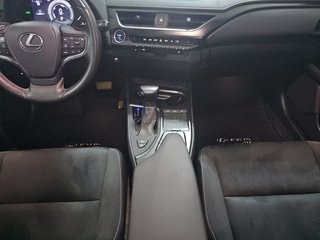 Lexus UX 2.0 250h Business
