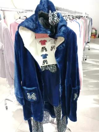 Pijama mujer azul y multicolor