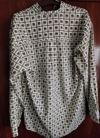 Camisa XL NUEVA con estampado de caballos