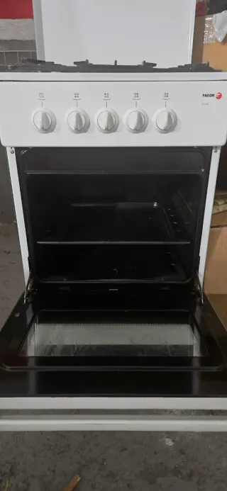 Cocina de gas Fagor con horno