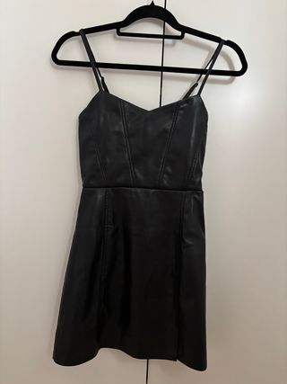 Vestido negro corto