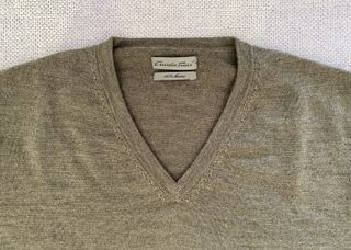 Jersey cuello pico. Emidio Tucci. Talla M