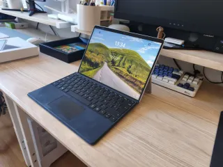 Microsoft Surface Pro 9 Plata + Teclado