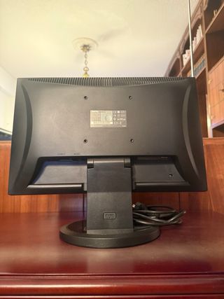 Monitor BenQ 19" (T900HDA) - Ideal para oficina