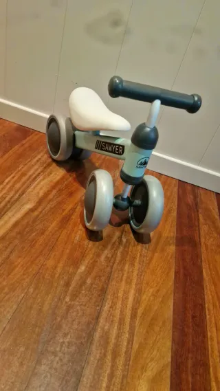 Bicicleta correpasillos Sawyer