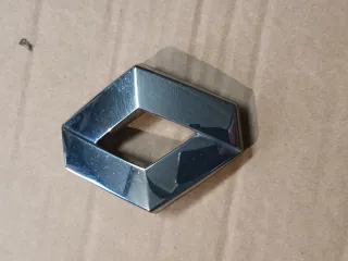 Insignia Capó Renault Clio 2 original