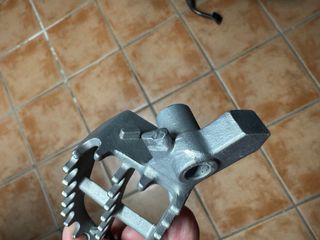 Reposapiés Derecho Enduro 1250 GS Adventure