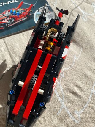 Lego Technic Speedboat 42089