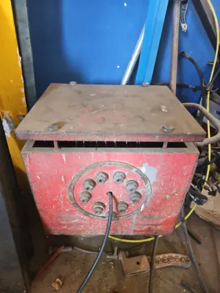 Máquina de soldar antigua