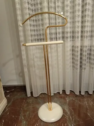 Galan de noche metal dorado