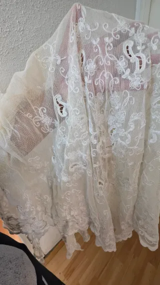 Mantilla y delantal de encaje blanco, para adulta