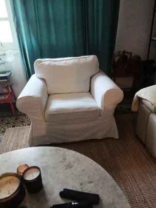 Sillón de tela blanco