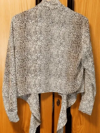 Blusa Animal Print con Nudo Delantero - Talla M