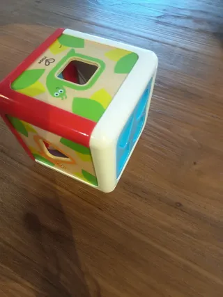 Cubo Hape para clasificar formas y colores