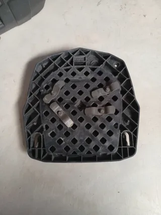 Parrilla GIVI + Maleta Givi TRK52 (vandalizada)