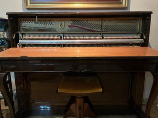 Piano Petrof P118 C1 Chippendale - NEGOCIABLE