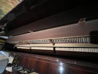 Piano Petrof P118 C1 Chippendale - NEGOCIABLE