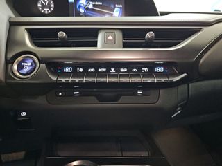 Lexus UX 2.0 250h Business