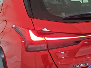 Lexus UX 2.0 250h Business