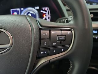 Lexus UX 2.0 250h Business