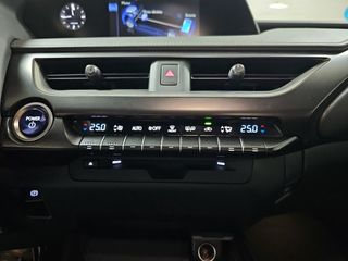 Lexus UX 2.0 250h Business