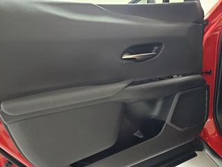 Lexus UX 2.0 250h Business