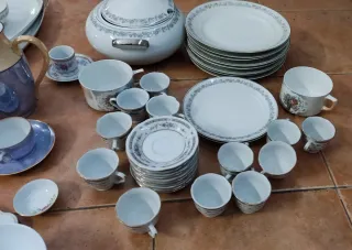 Vajilla antigua de porcelana