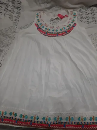 Blusa blanca bordada