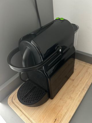 Cafetera Nespresso Inissia Negra