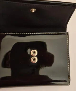 Cartera charol Nine West negra