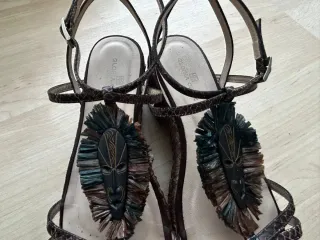 Sandalias cuña diseño tribal marrones