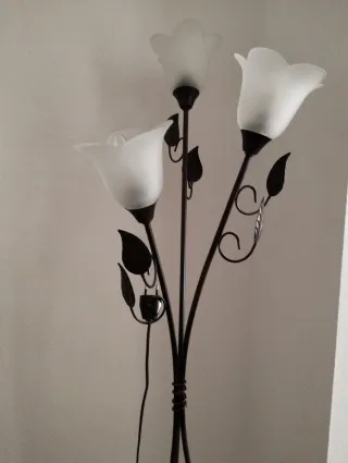 Lámpara de pie flor metal y cristal