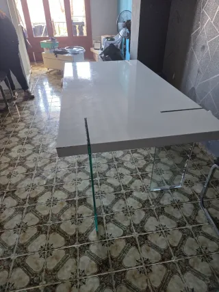 Mesa de comedor blanca