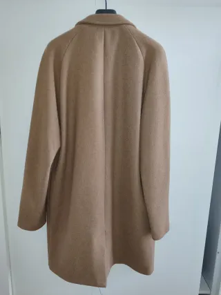 Cappotto uomo color cammello, marca bershka, misur