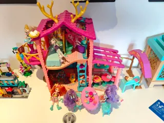 Casa de muñecas Enchantimals +7 muñecas