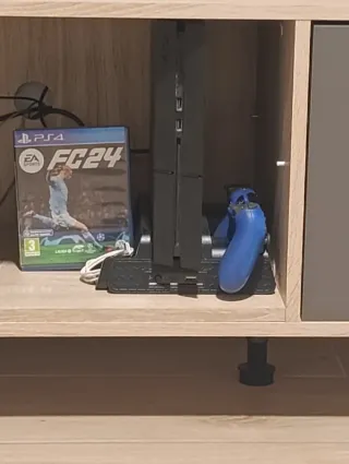 Consola PS4 + Mando Azul + Juego FC24 + Cargador