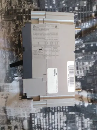 General de corte Merlin Gerin NS 250 N Interruptor