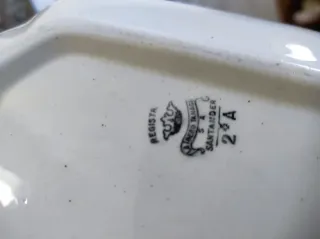 Vajilla antigua azul y blanca