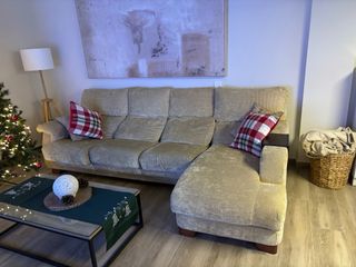 Mesa de comedor , sofa y quadrls