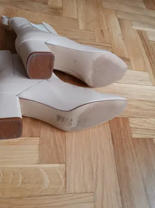 Botines piel nude T40