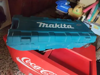 Maletín Makita AVT.HM1317C