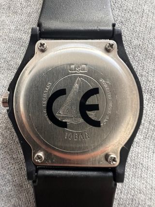 Reloj Q&Q 10 Bar Sumergible