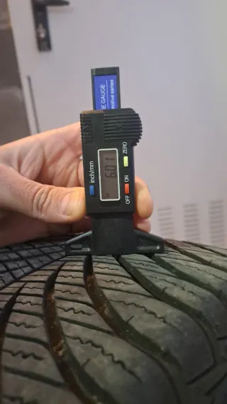 2 Neumáticos Goodyear Vector 4 Seasons 215/45R16