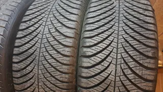 2 Neumáticos Goodyear Vector 4 Seasons 215/45R16