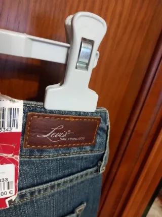 Pantalón vaquero Levi's azul talla 26. Bold Curve.