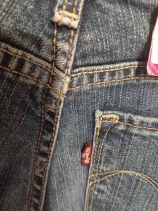 Pantalón vaquero Levi's azul talla 26. Bold Curve.