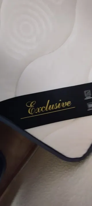 Colchón con base metálica