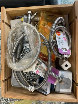 Caja de accesorios fontanería