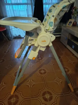 Trona Joie reclinable poco uso