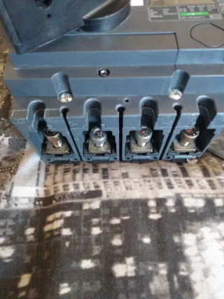 Interruptor corte general Schneider INS 250